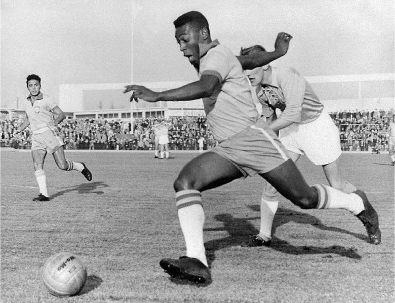 Pelé young